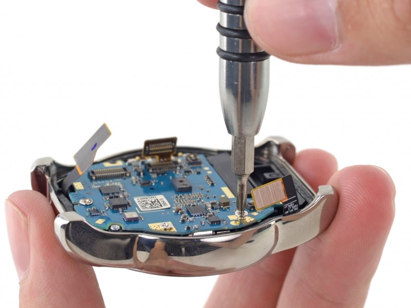 LG Watch Urbane teardown reveals surprisingly repairable hardware
