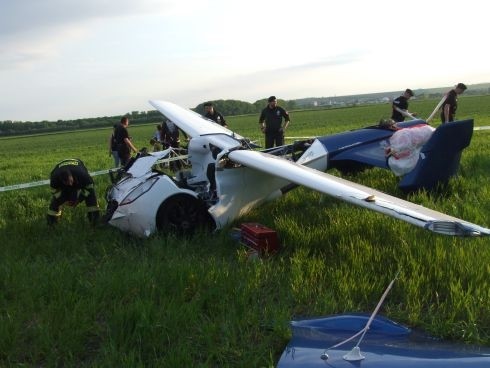flying slovakia crash flying car pilot aeromobil stefan klein wreck