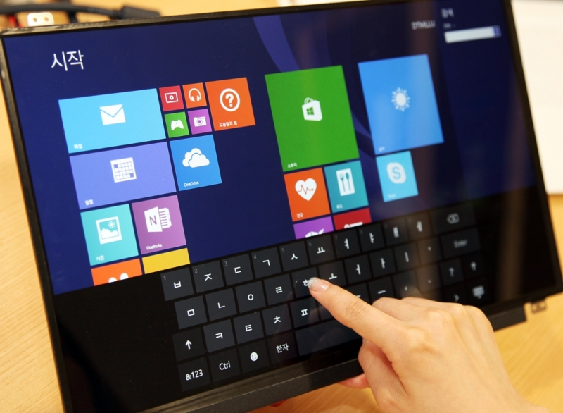 LG shows off new thinner notebook touchscreen with embedded touch sensors