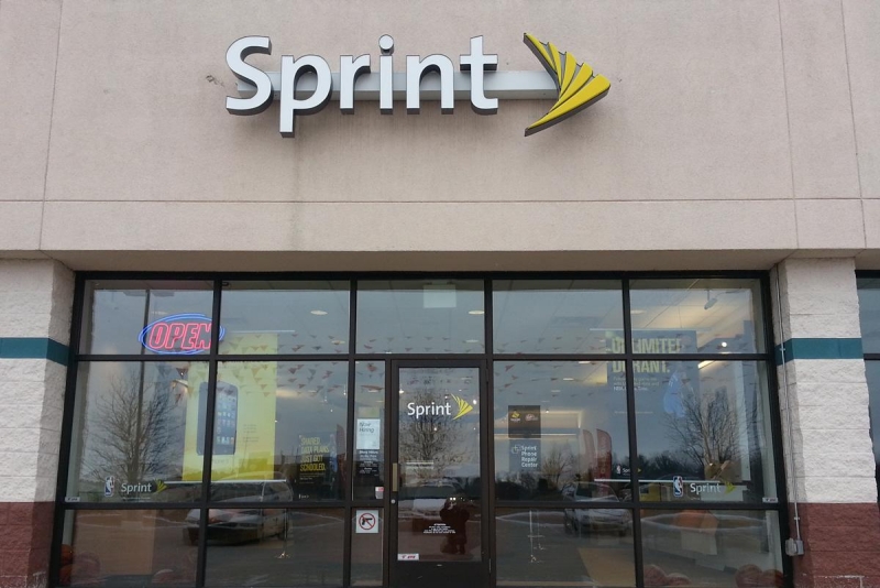 Sprint is offering huge discounts to switch from its mobile carrier rivals