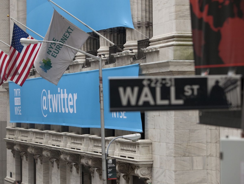 Mass exodus of Twitter executives begins as stock continues to plummet