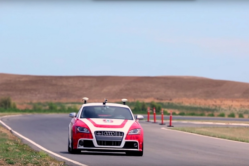 Watch Stanford's self-driving Audi hit 120 mph while navigating a racetrack