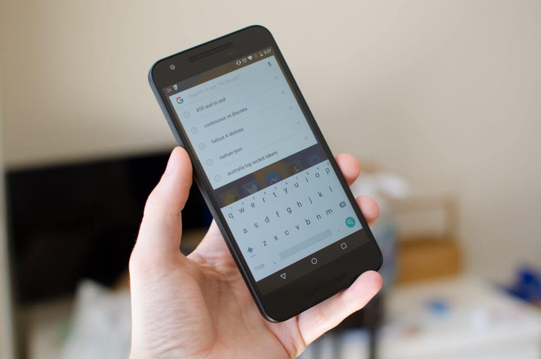 Google updates its Android keyboard with a nifty one-handed mode