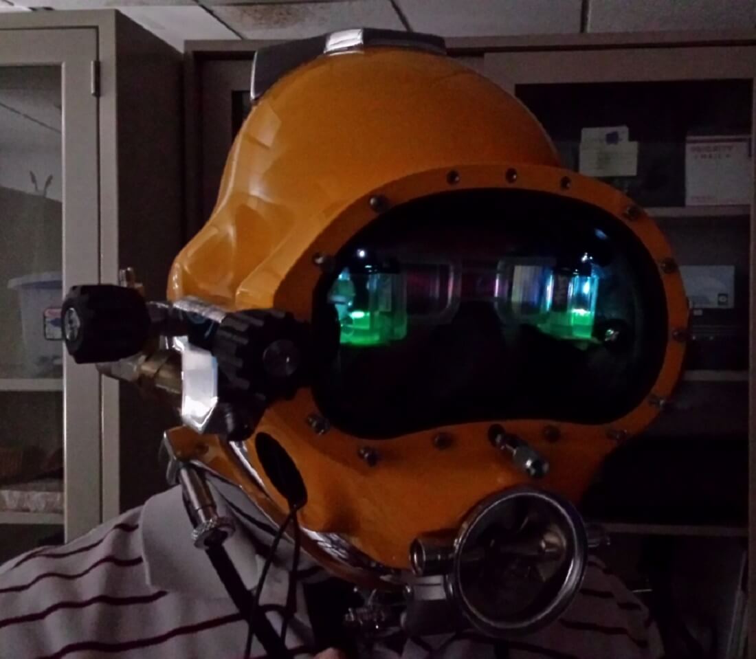 The US Navy's Iron Man-style diver's helmet takes augmented reality beneath the sea