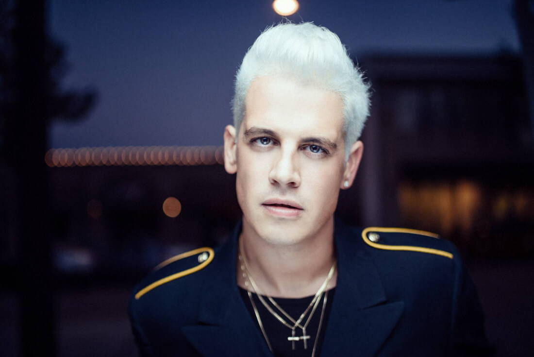 Breitbart's tech editor Milo Yiannopoulos permanently banned from Twitter