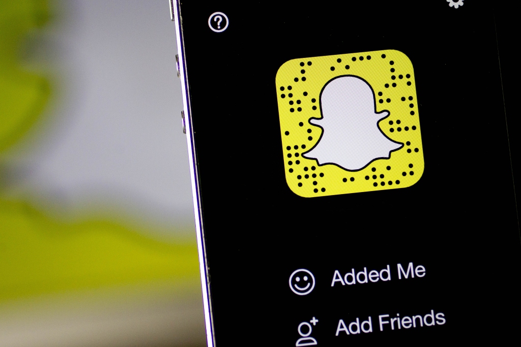 Snapchat adds group video conferencing and friend tagging