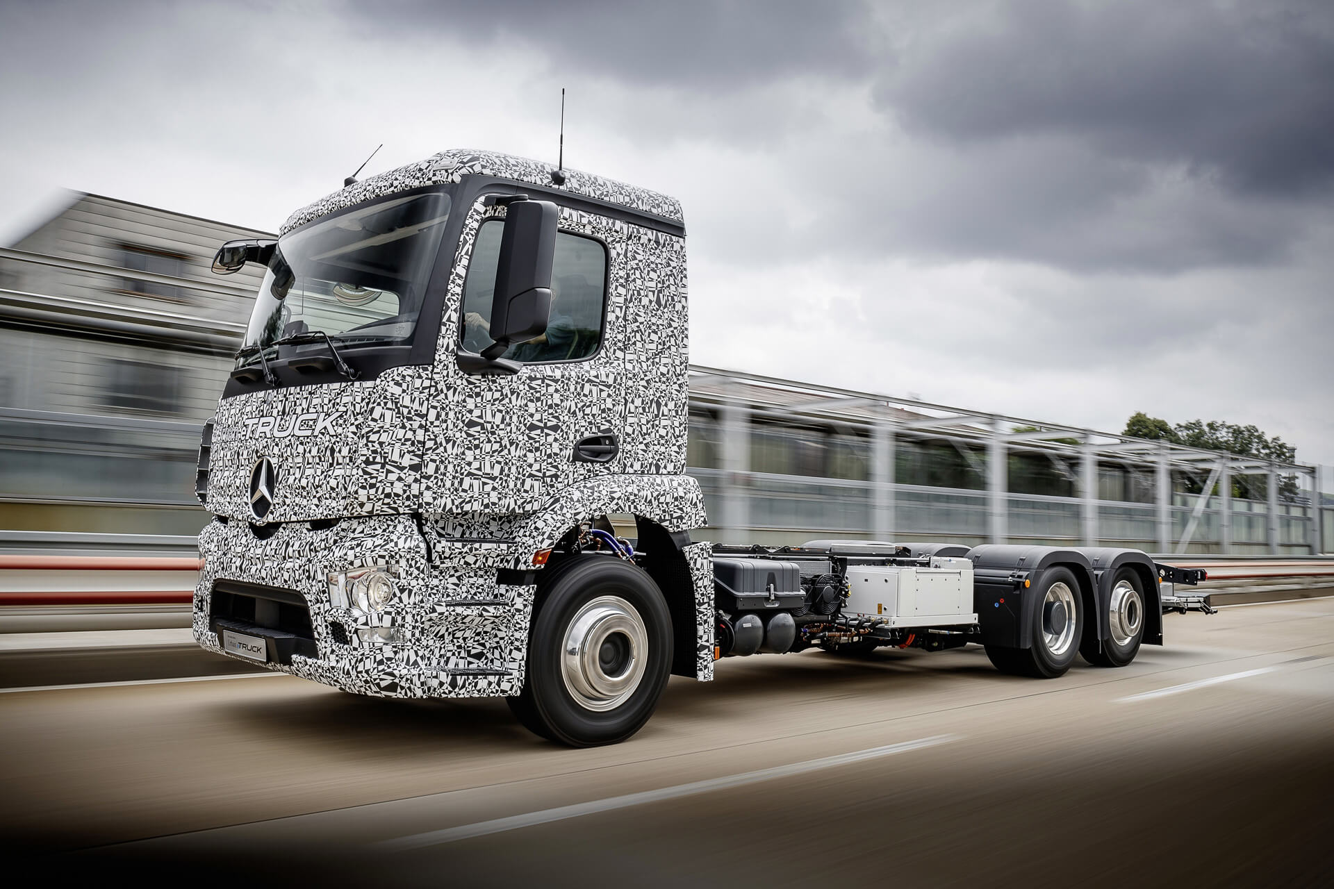 Mercedes-Benz shows off the Urban eTruck, an electric big rig that can haul 29 tons