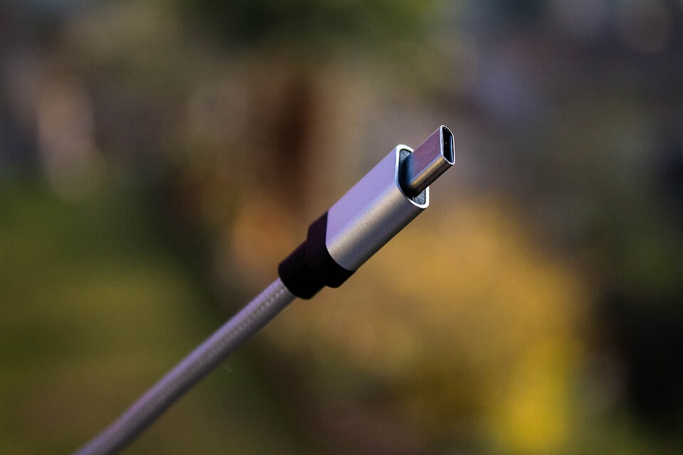 Apple may remove traditional USB ports from the new MacBook Pros in favor of USB Type-C