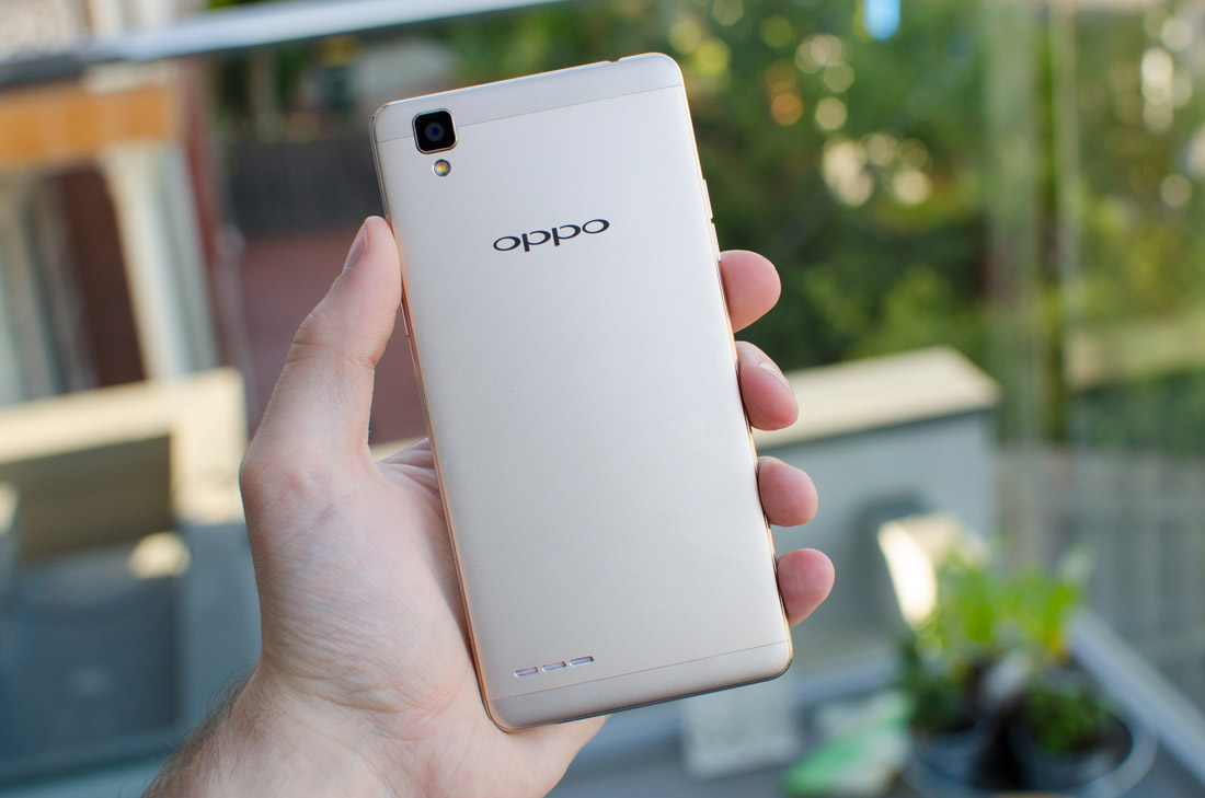 Oppo finds success in China's retail as rivals fight for online presence