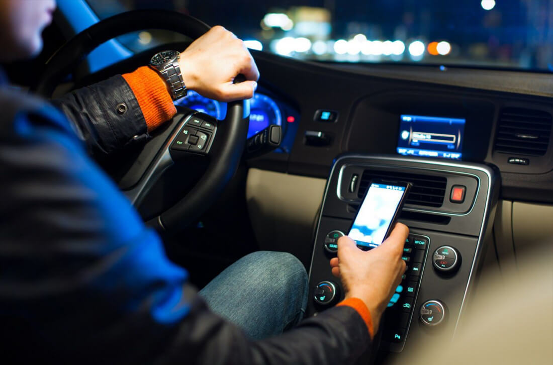 The UK may introduce technology that blocks smartphone signals when owners are driving