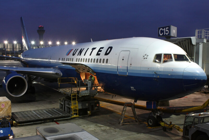 All domestic United Airlines flights grounded for two hours due to computer issue