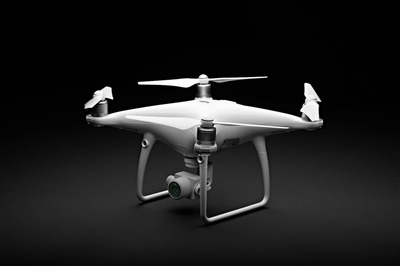 DJI announces two drones to replace outgoing Phantom 4