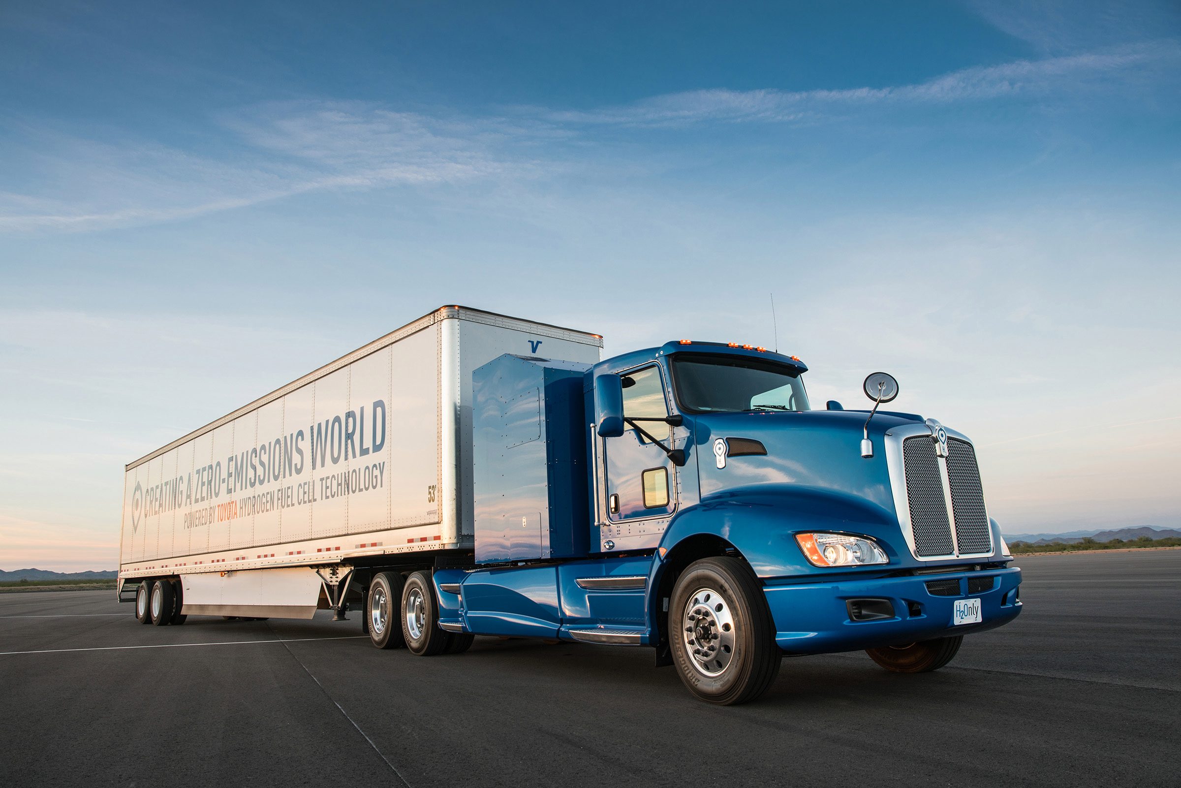 Toyota unveils prototype semi-truck powered by hydrogen fuel cell technology