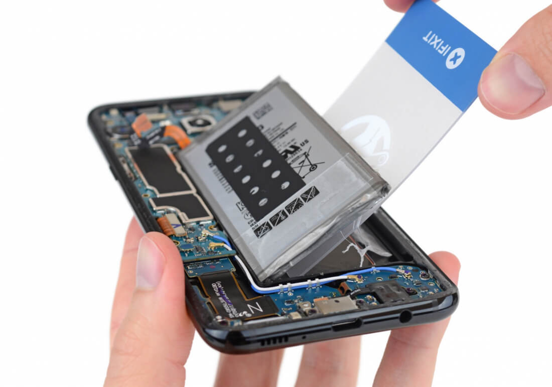 iFixit teardowns of Galaxy S8/S8+ show that the handsets aren't easy to repair