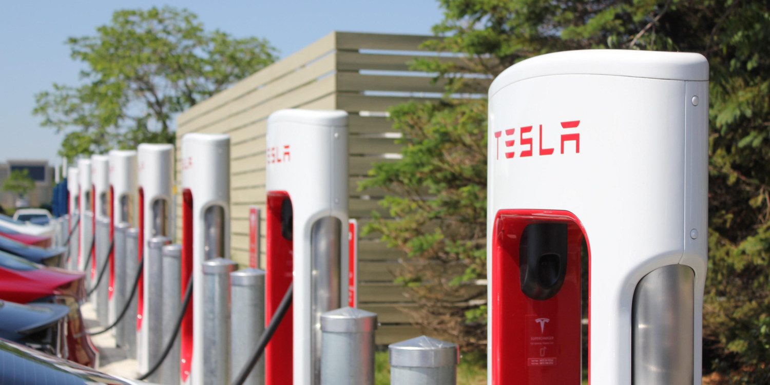 Tesla brings back free Supercharging for Model S and Model X buyers