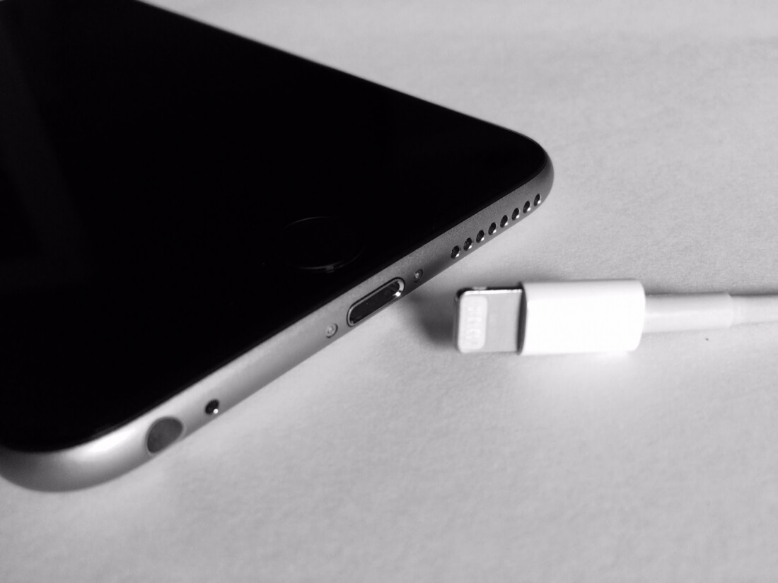 Modified iPhone Lightning cable lets hackers remotely hijack a Mac