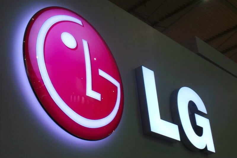 LG confirms V30 will come with curved OLED display that's ideal for VR