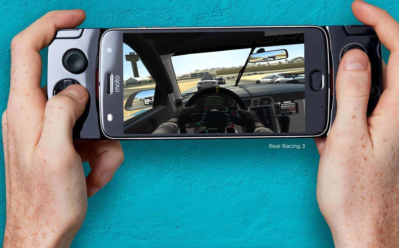 Motorola's Moto Mod gamepad is $80 (and a Verizon exclusive)