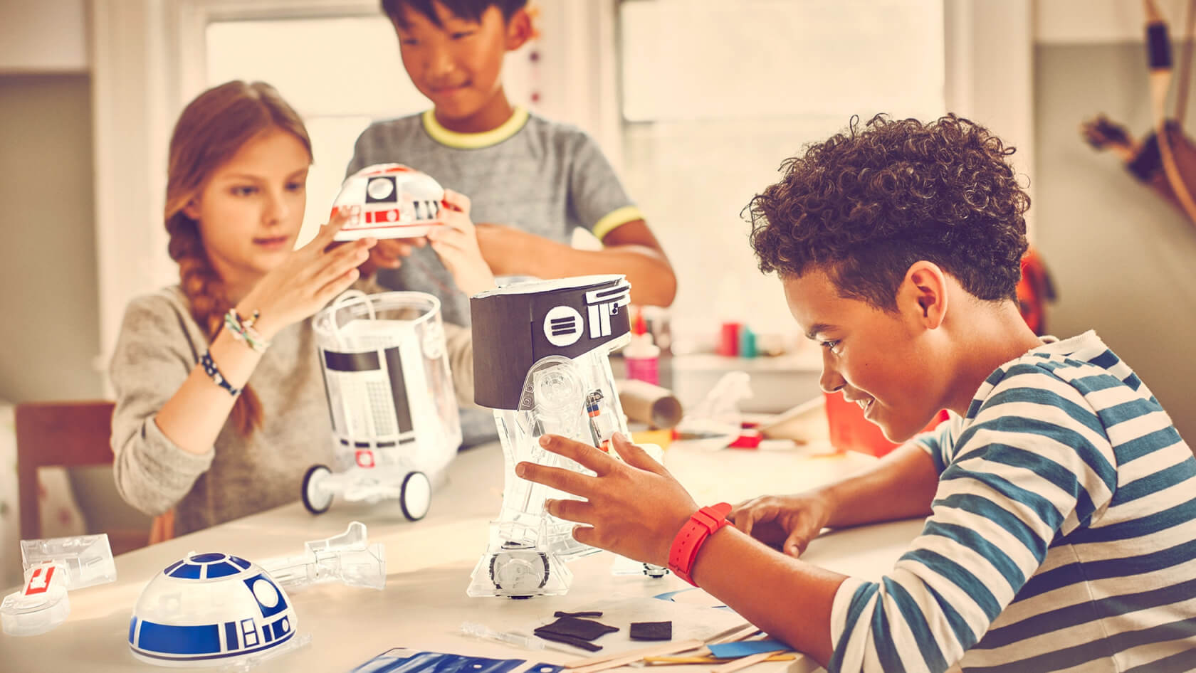 Kids can build a droid and learn about electronics with littleBits R2D2 kit