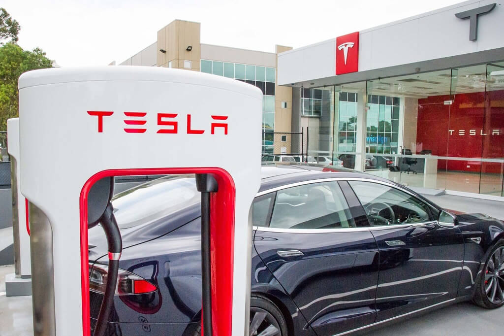 Tesla looking to add convenience stores to some Supercharger stations