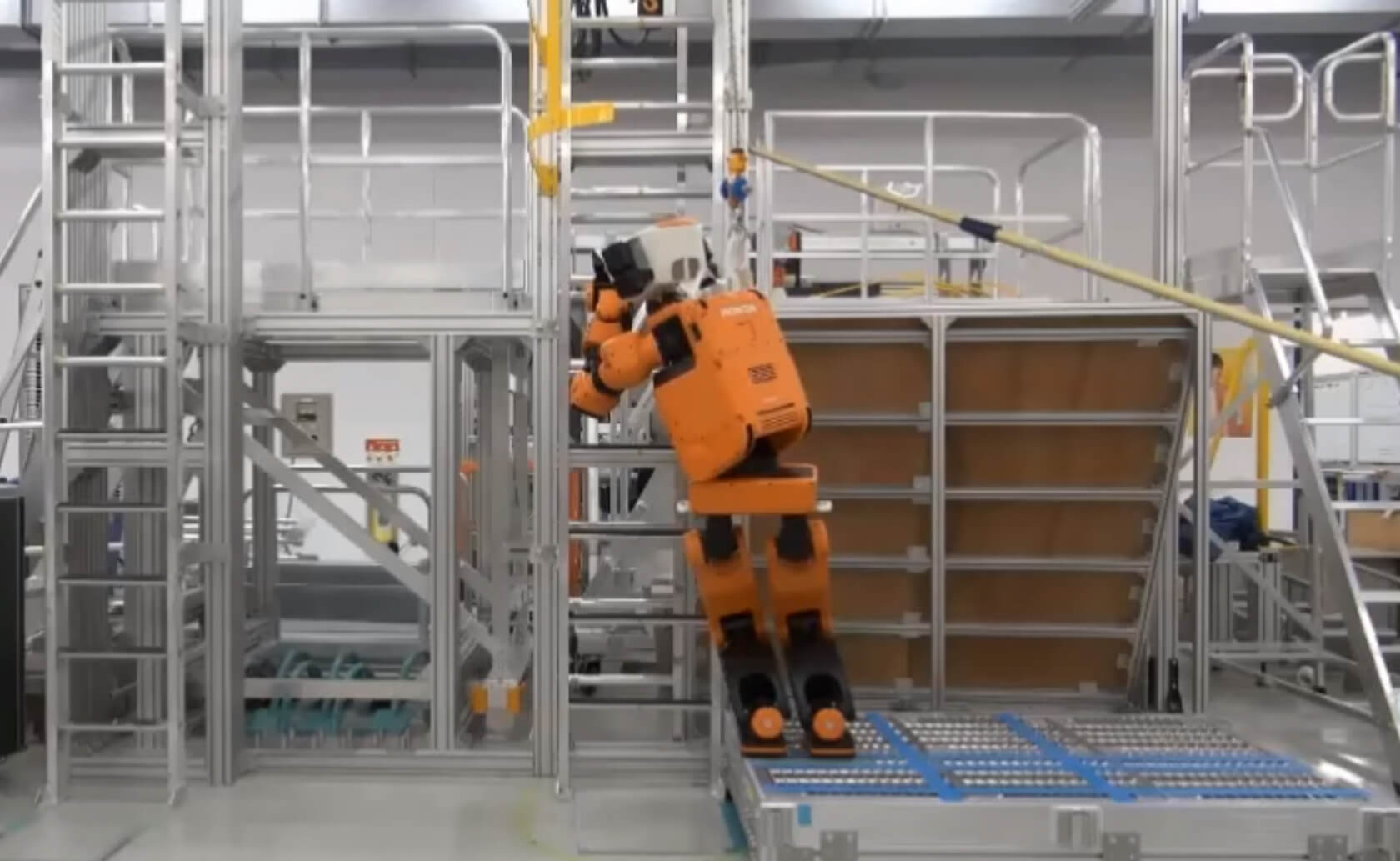Honda shows off its disaster recovery robot