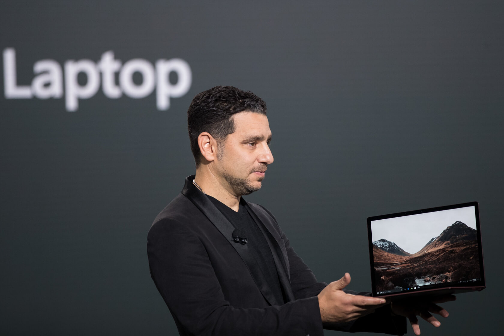 Microsoft dispels rumors that it will abandon Surface lineup by 2019
