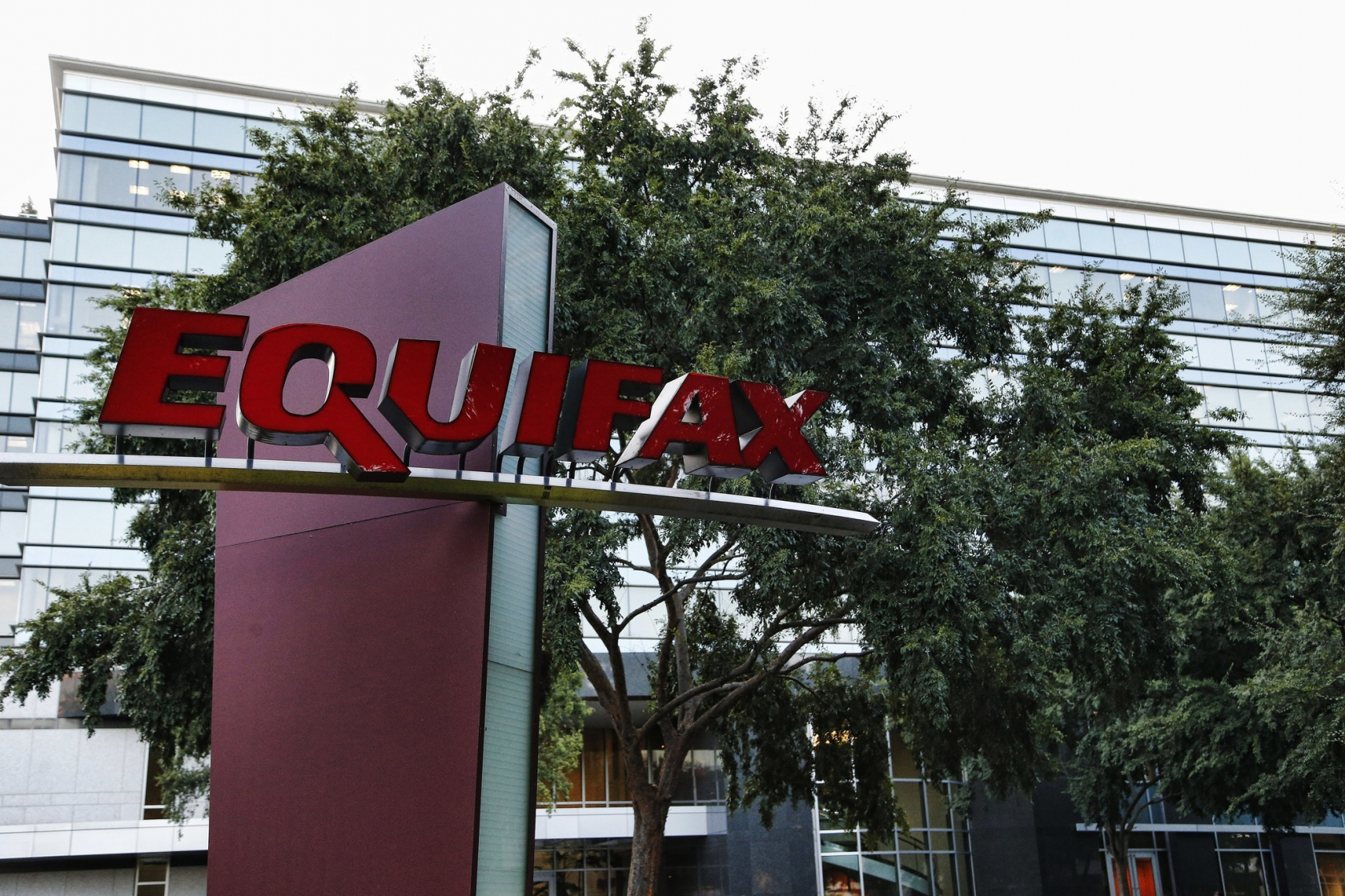 Equifax removes part of its website following discovery of adware-loaded Flash update