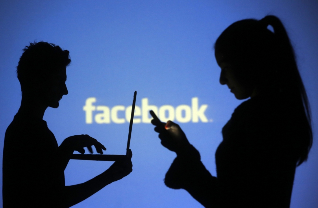 Facebook overhauls News Feed to prioritize posts from users' family and friends