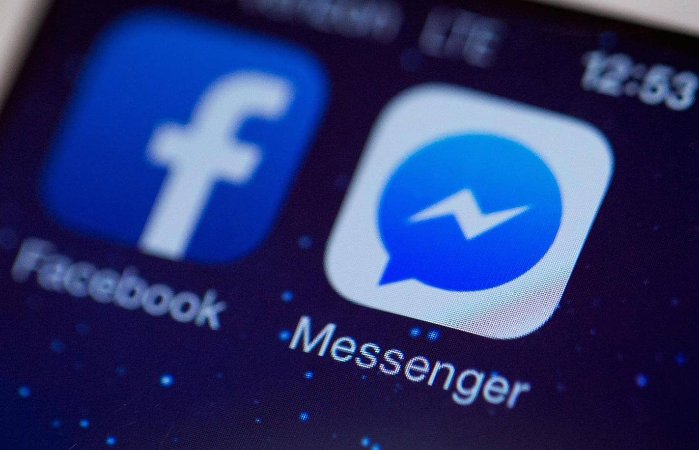 Meta is bringing Messenger back to the Facebook mobile app