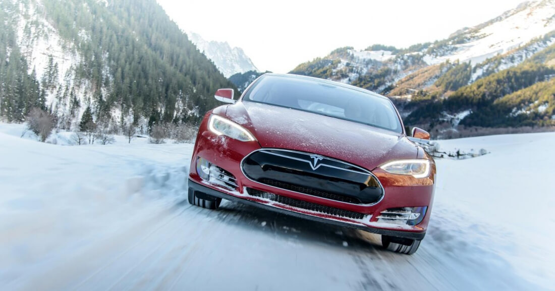 Tesla Santa Mode Easter egg brings Christmas to your vehicle