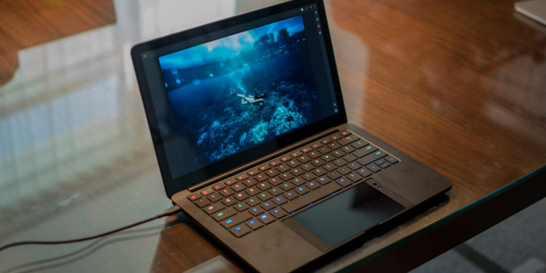 Razer's Project Linda wants to close the gap between laptops and smartphones