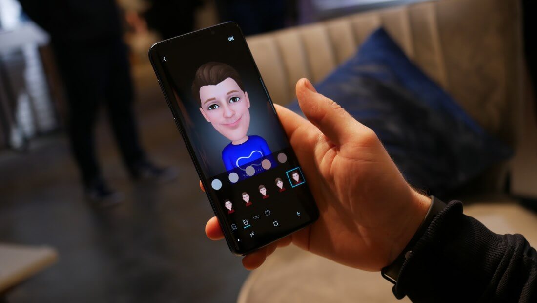 Samsung might let an AR Emoji take your place in a slow video call