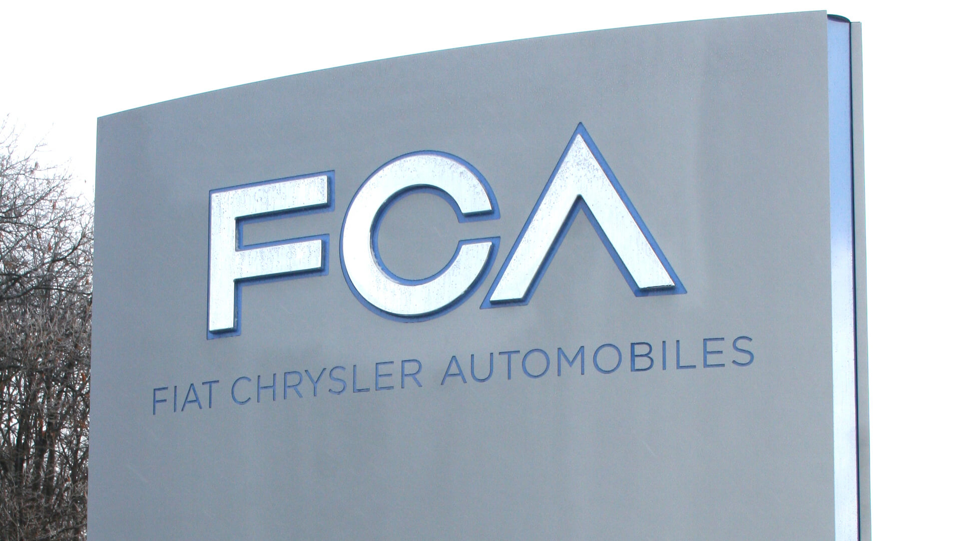 Fiat Chrysler issues recall for 4.8 million cars that could get stuck in cruise control