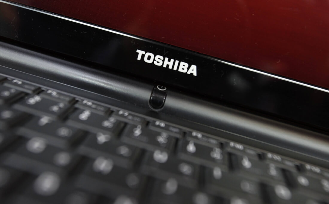 Sharp to buy Toshiba's PC business for $36 million and re-enter the market