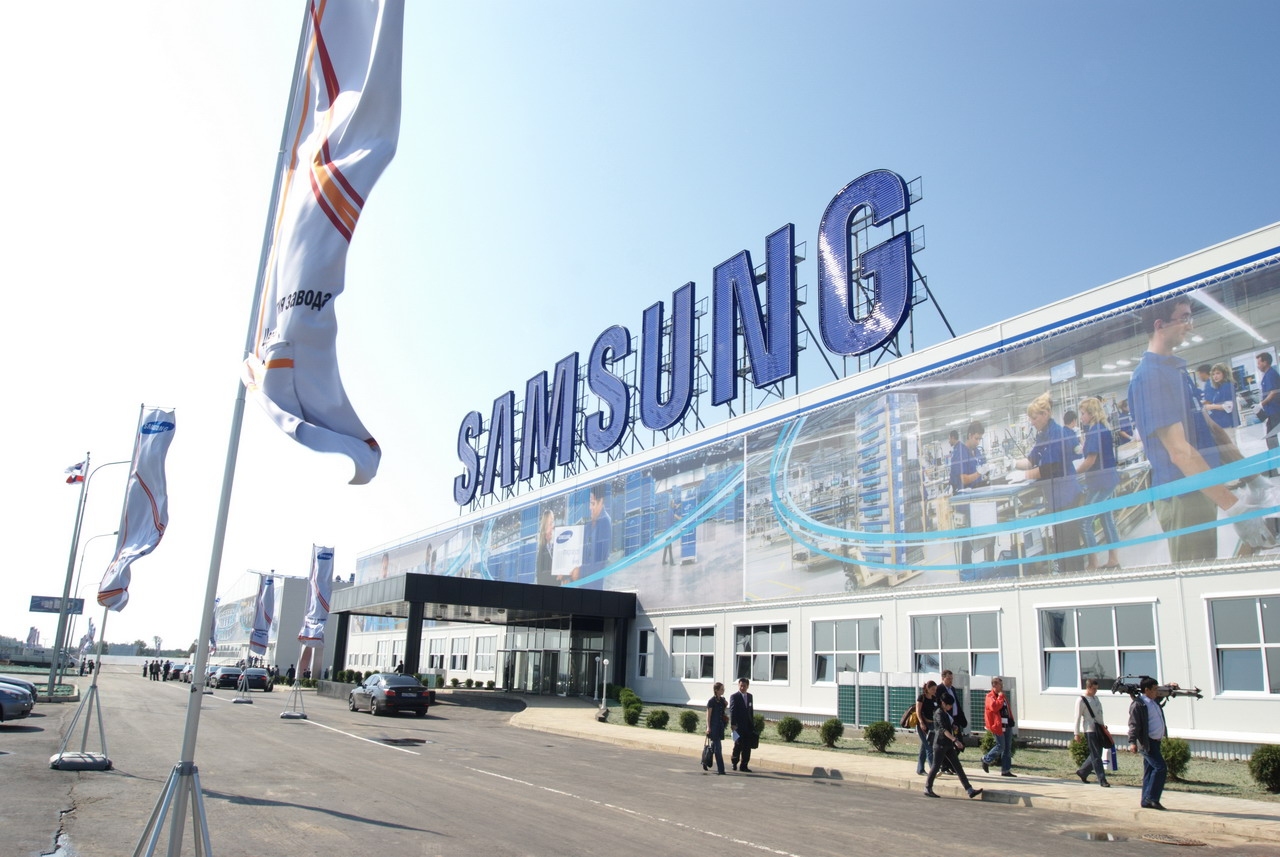 Samsung opens world's largest smartphone manufacturing facility in India