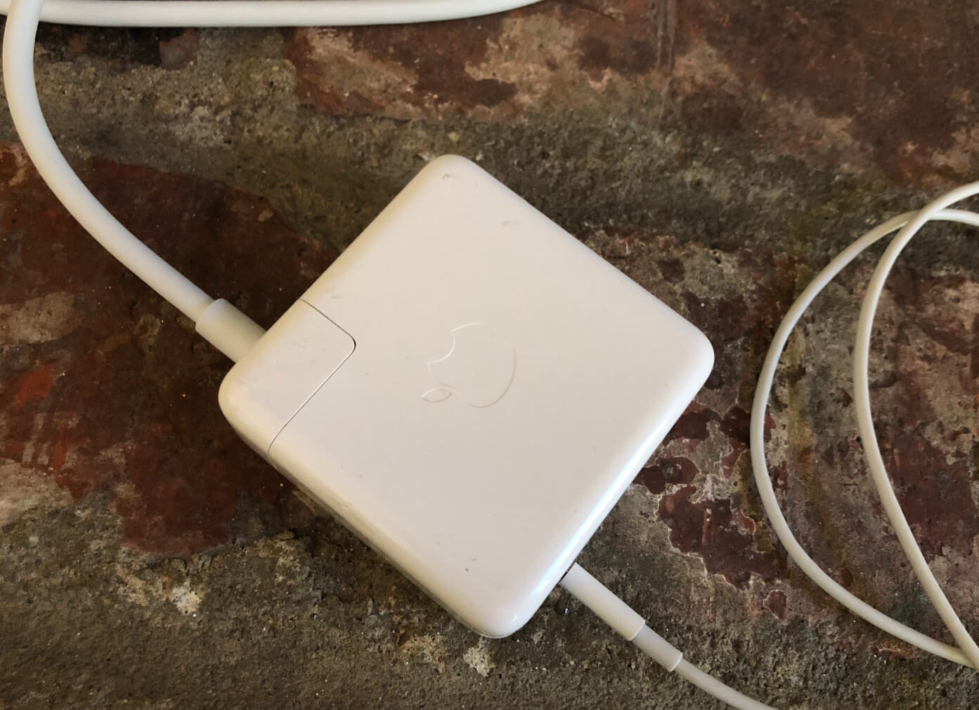 British security expert mods USB-C Apple charger to deliver malware