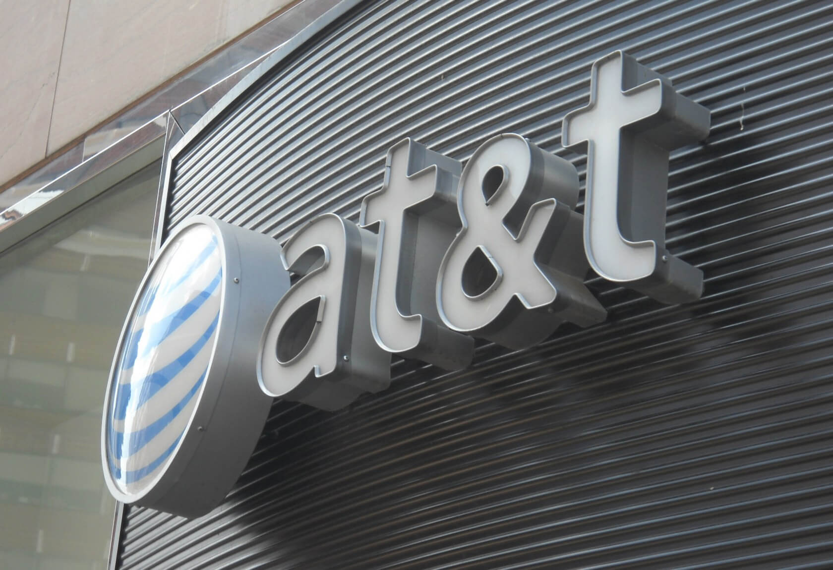 A man is suing AT&T for $224 million over a $24 million theft of cryptocurrency