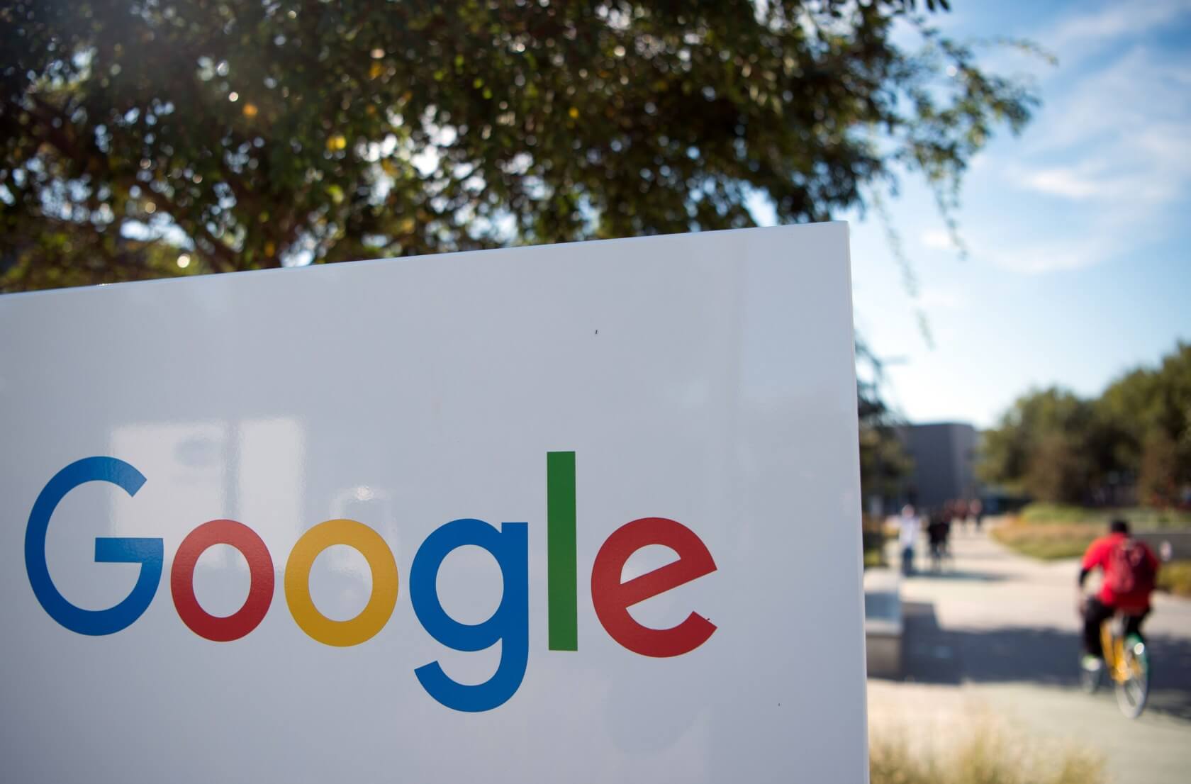 Lawyers seek class action against Google for tracking users