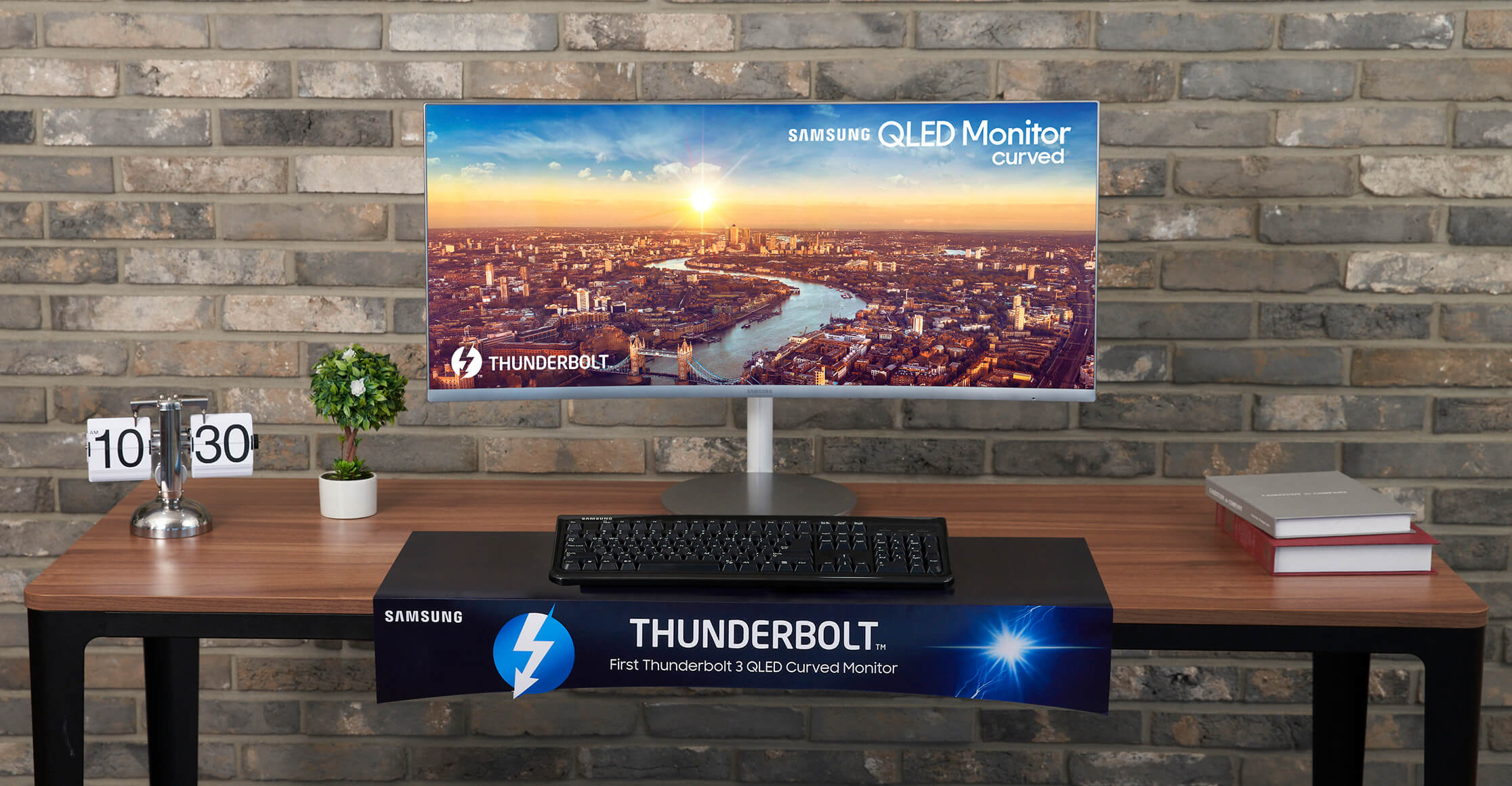 Samsung debuts first ever Thunderbolt 3 QLED displays