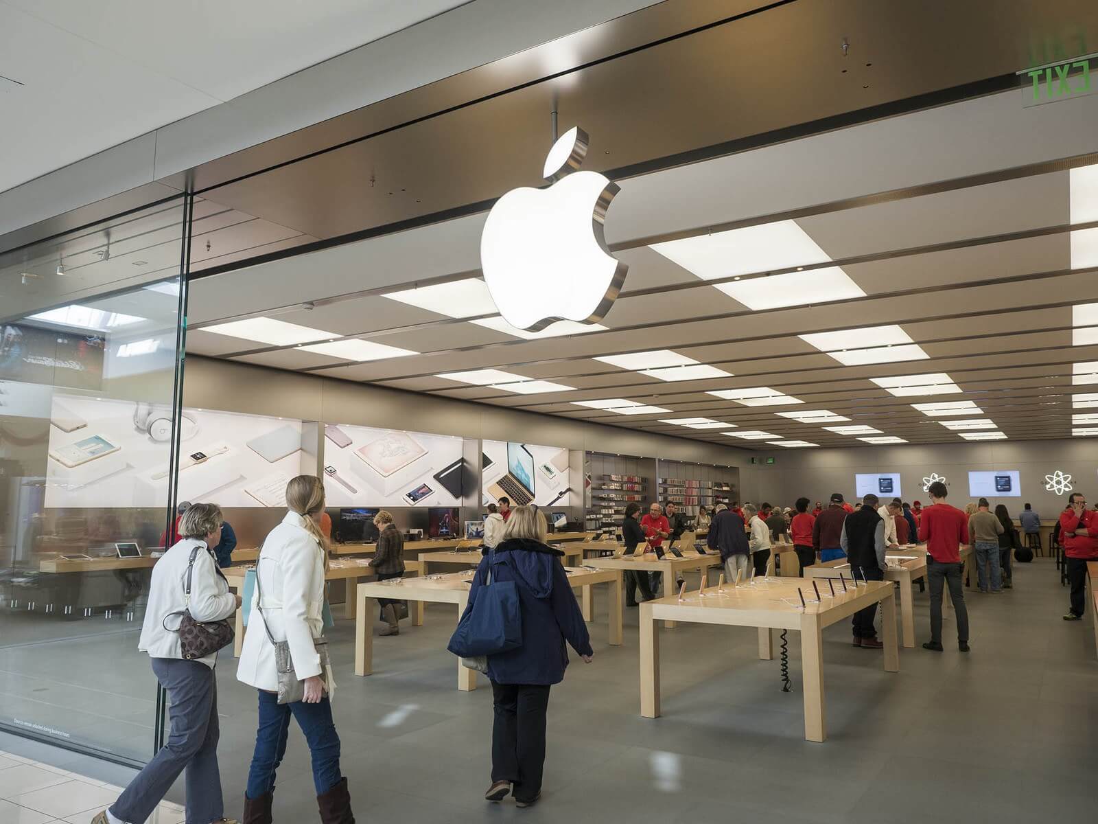 Another California Apple Store smash-and-grab caught on video