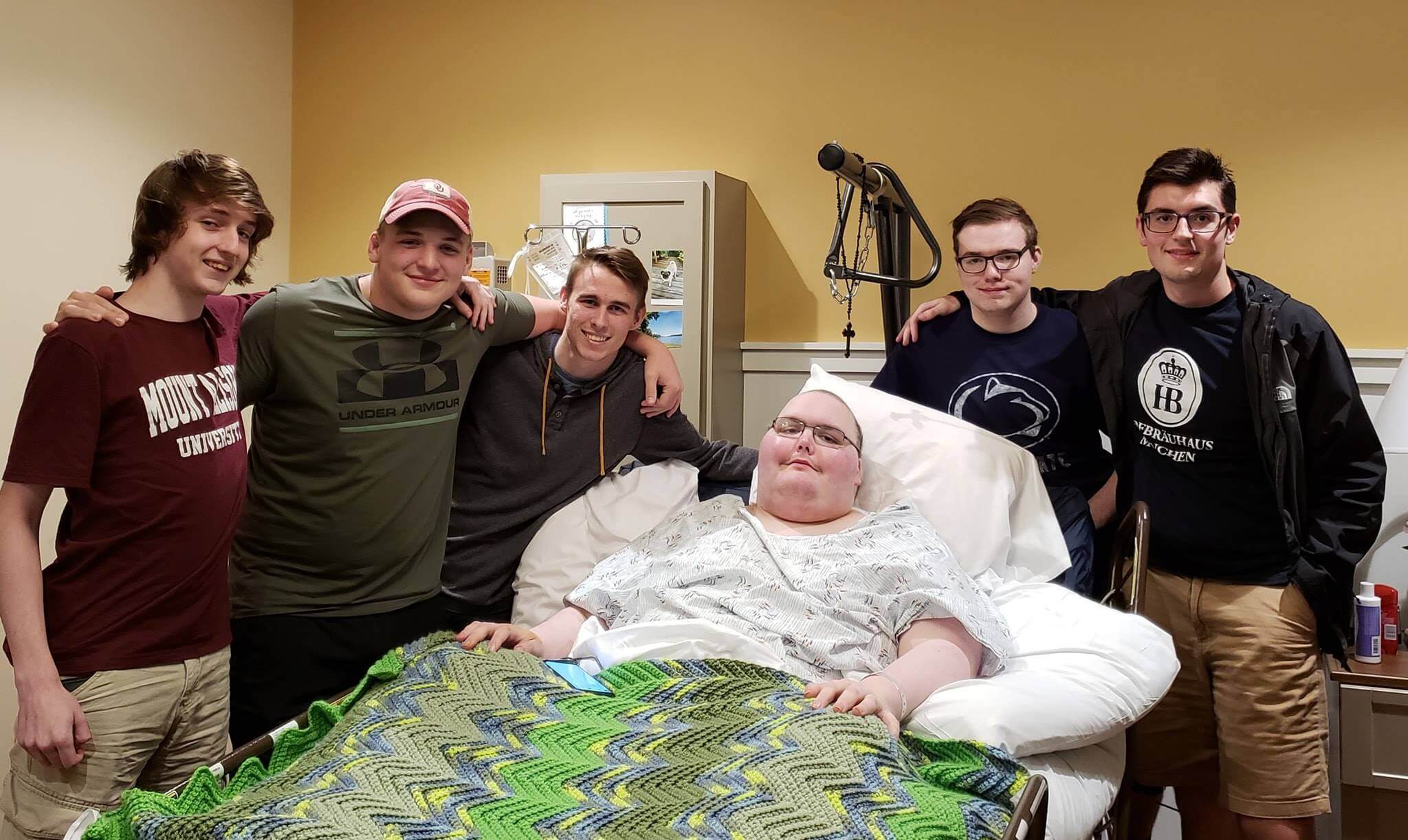 Online gaming friends meet IRL after one receives terminal cancer diagnosis