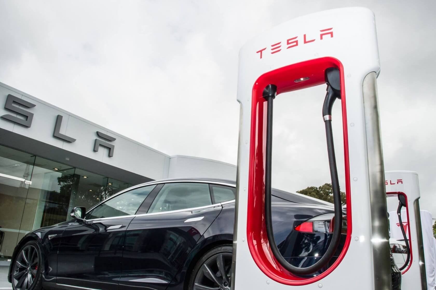 October 15 is the deadline to take advantage of Tesla's $7,500 vehicle tax incentive