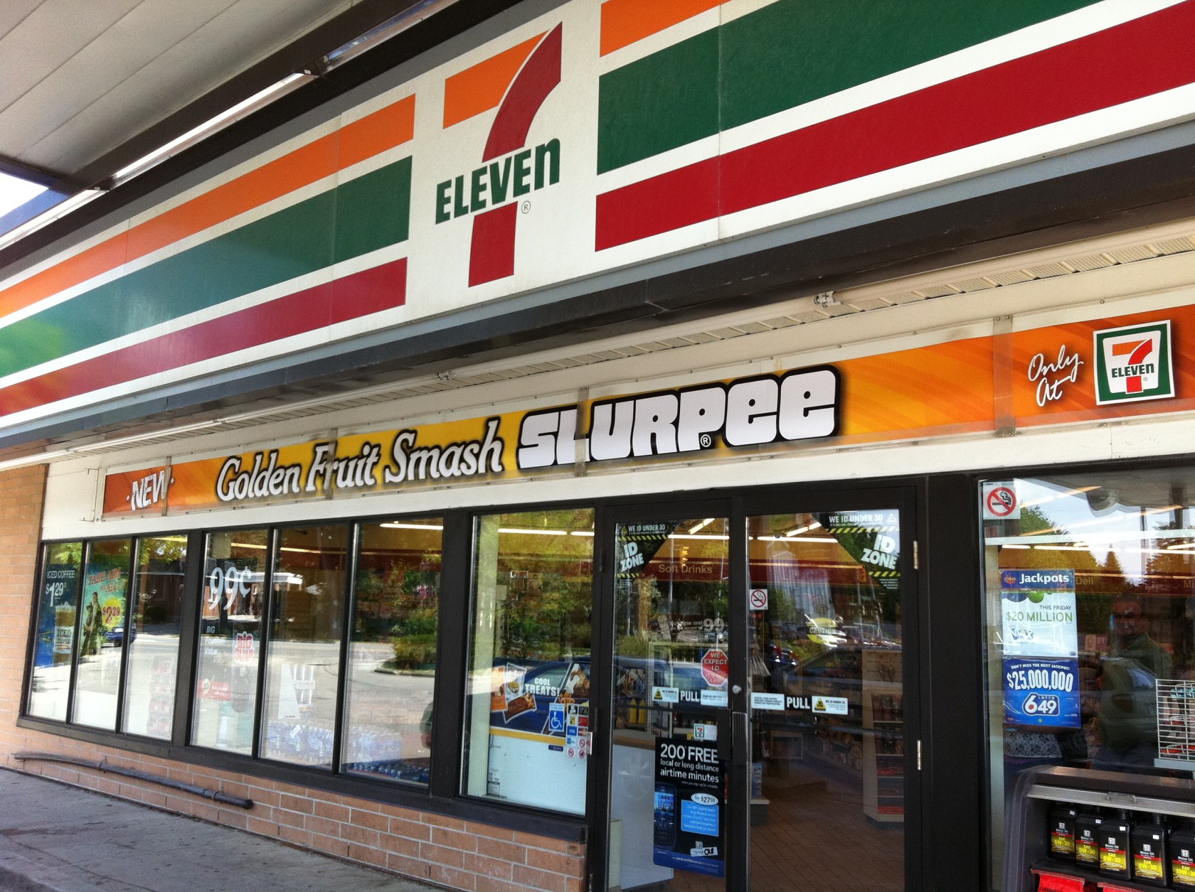 7-Eleven tests cashier-free shopping in 14 stores