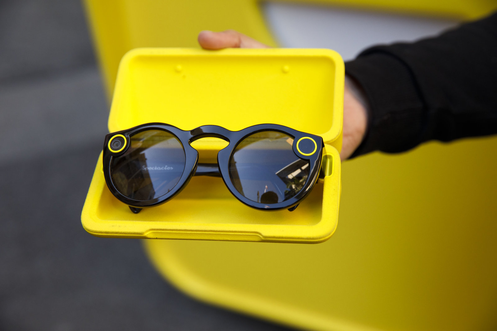 Snap is working on premium Spectacles with dual cameras, $350 price tag