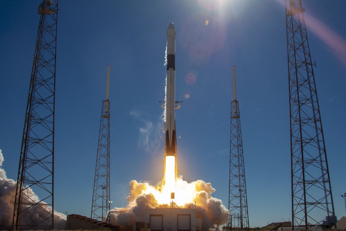 SpaceX has a Falcon 9 landing failure during supply mission