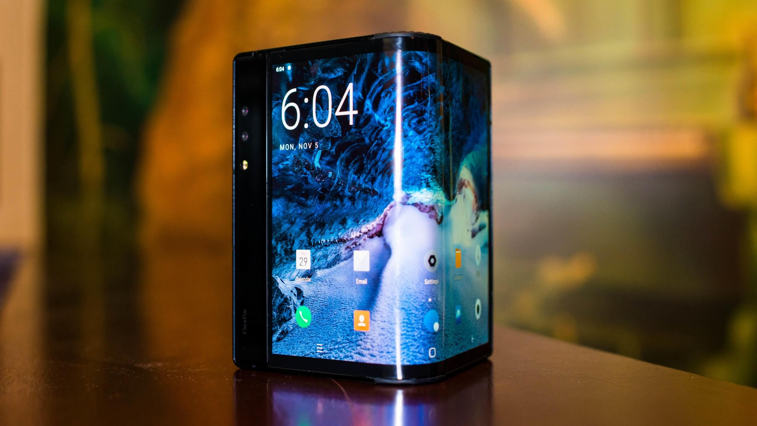 The first foldable phone: Royole shows a more polished FlexPai at CES 2019