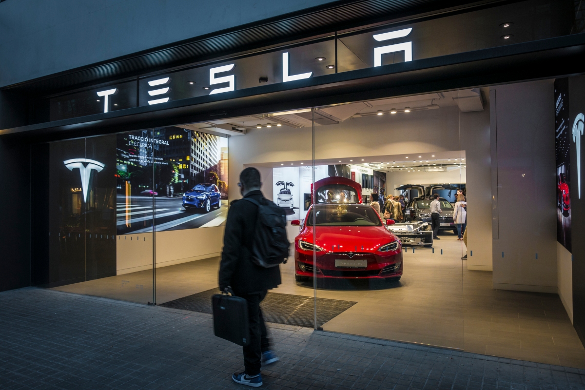 Tesla is closing most of its stores, will only sell vehicles online