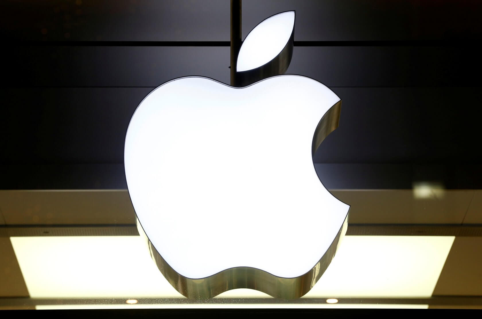 Apple has reportedly paid out €500 million to France's tax authorities