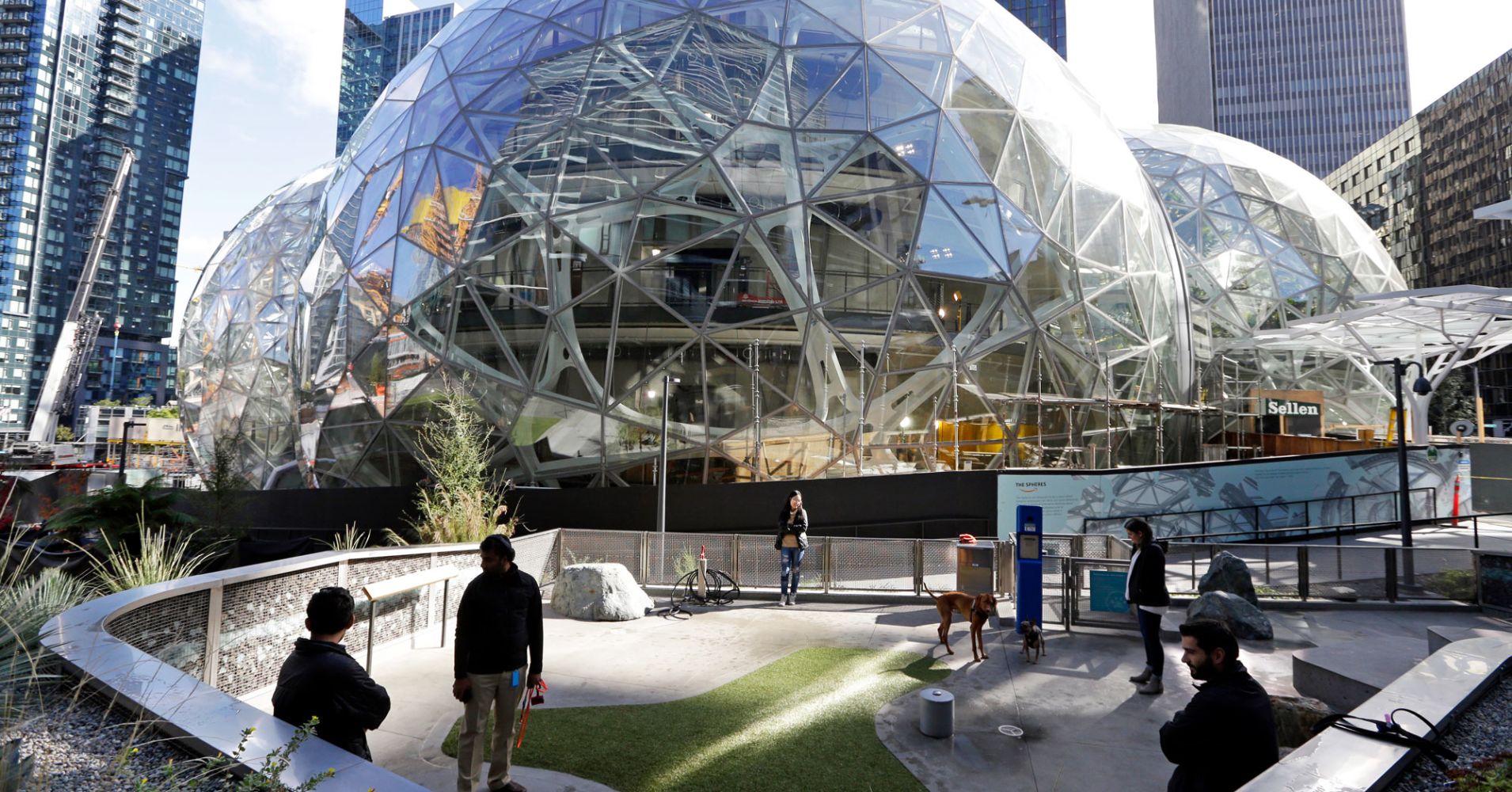 Amazon is reportedly reconsidering New York headquarters following unexpected pushback