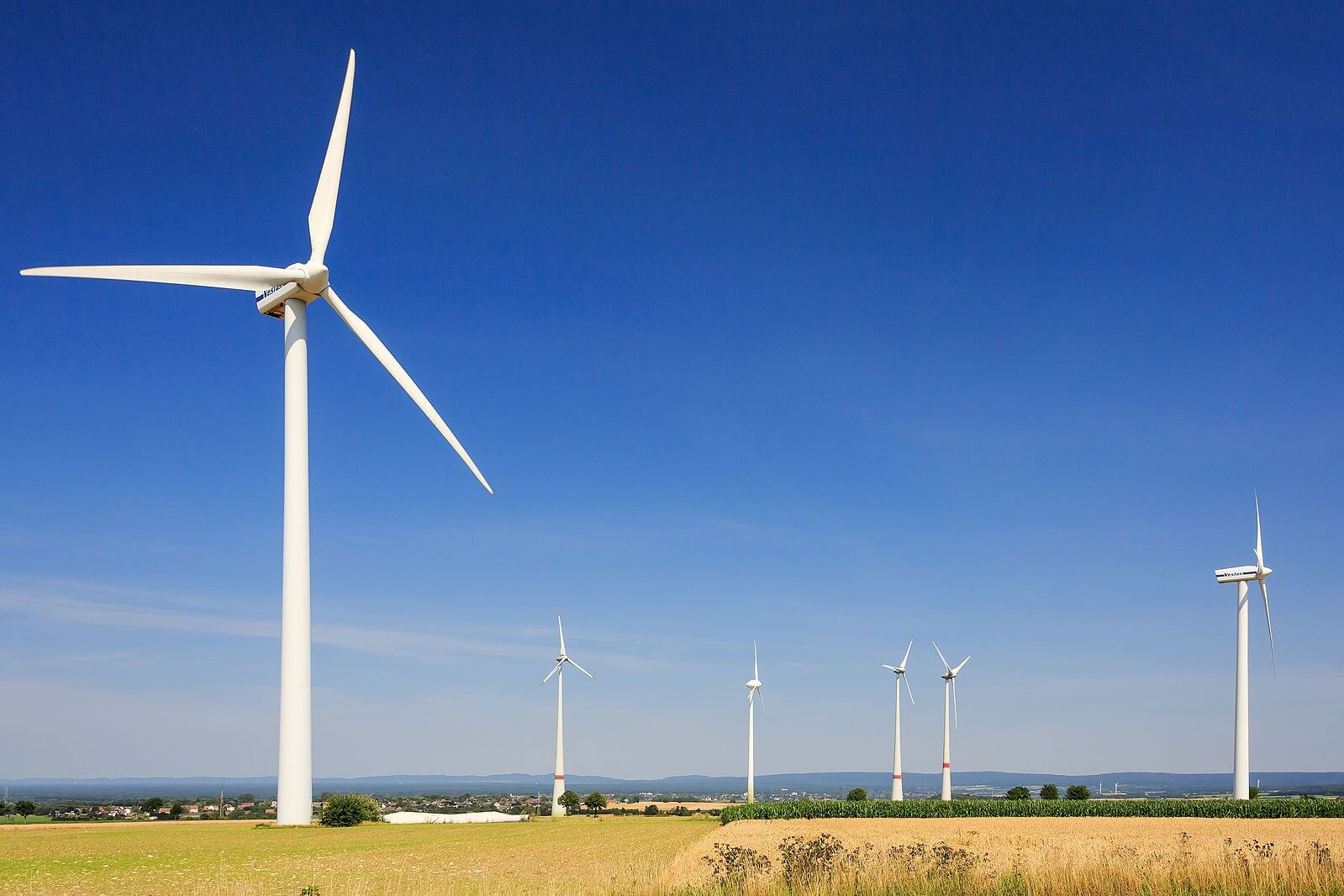 Google and DeepMind bring machine learning and better efficiency to wind farms